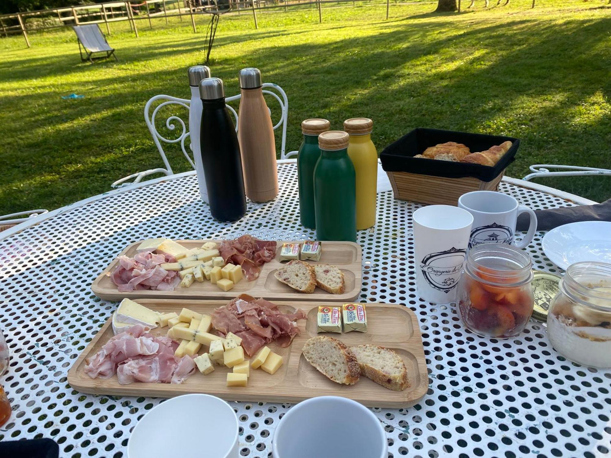 Bed and Breakfast Le Colombier De Malpas Quingey Esterno foto